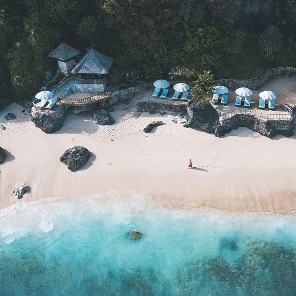 Bulgari Resort in Uluwatu, Bali has its own private beach. Photo: @bvlgariresortbali/Instagram