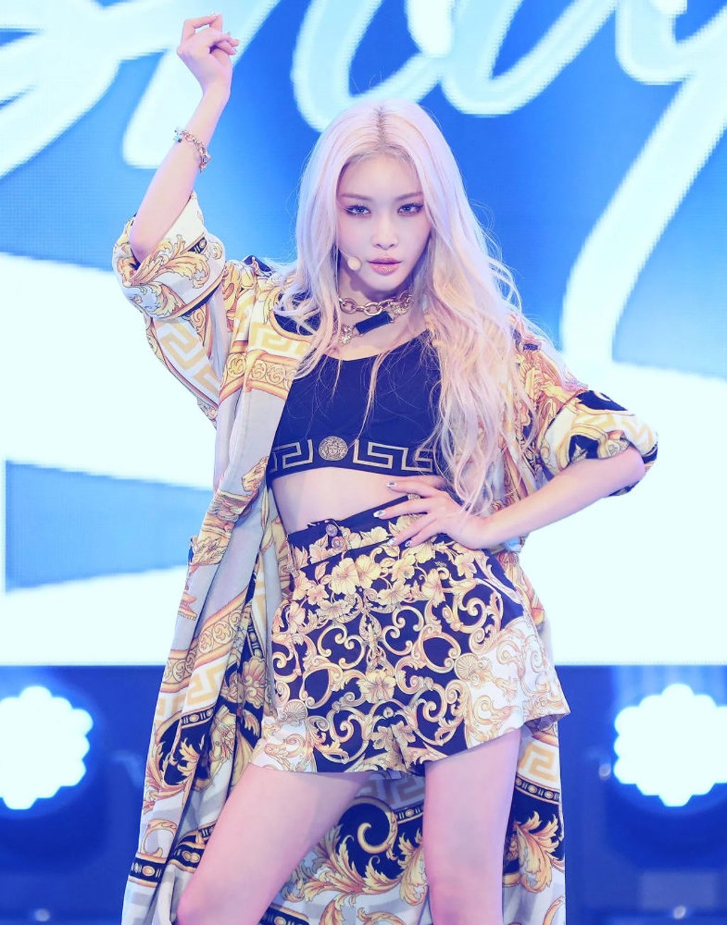 Chungha was a backup dancer for girl group Ulala Session. Photo: MBC Chungha was a backup dancer for girl group Ulala Session. Photo: MBC