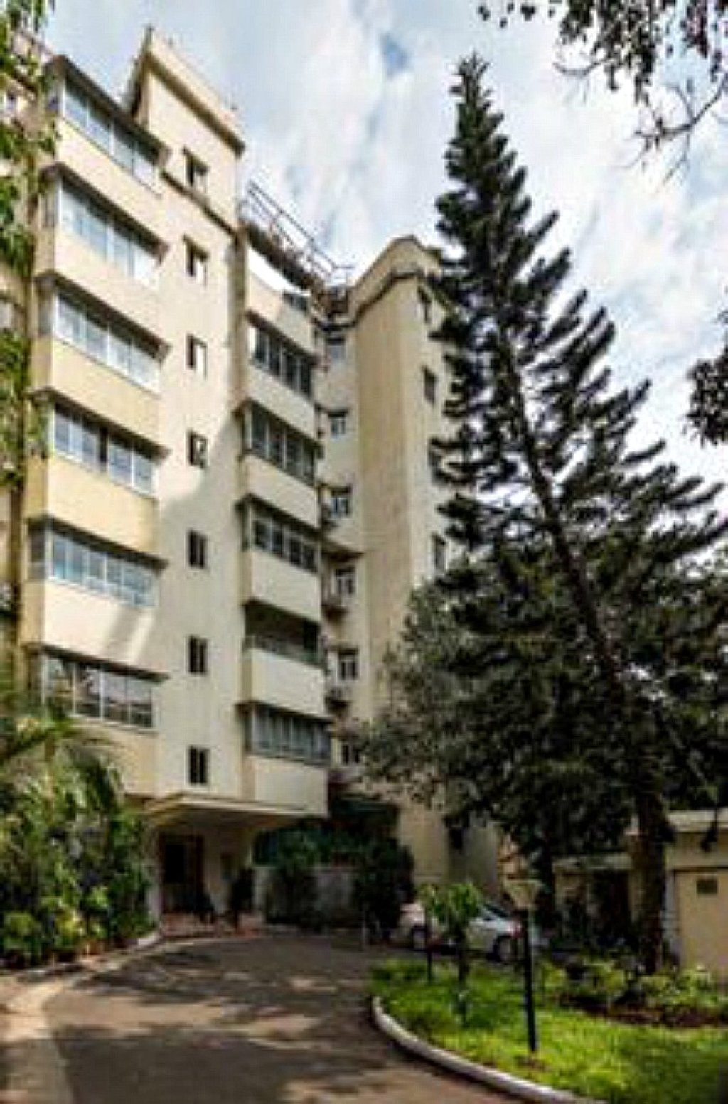 Jhunjhunwala bought a 14-storey building for his project. Photo: 99 Acres