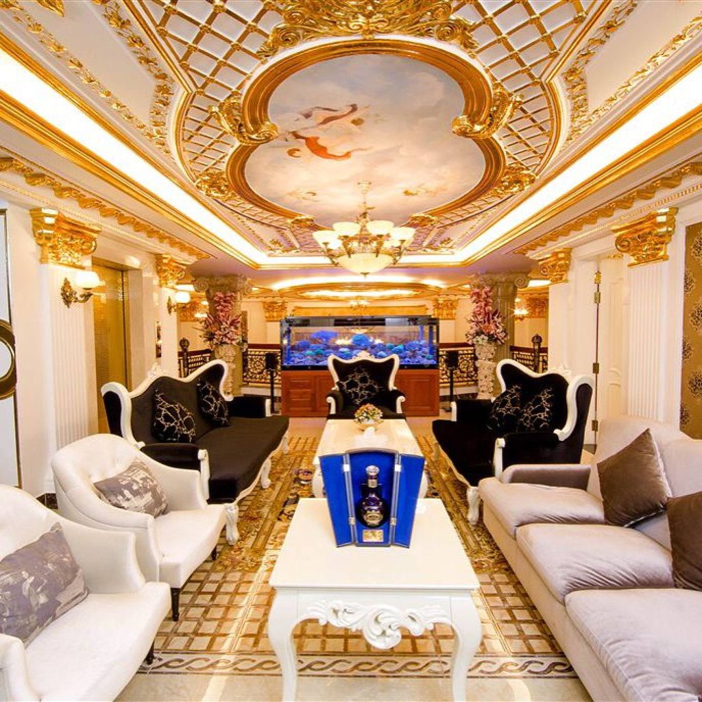 Ly Nha Ky clearly believes in lavish trappings. Photo: @lynhaky_artist/Instagram Ly Nha Ky clearly believes in lavish trappings. Photo: @lynhaky_artist/Instagram