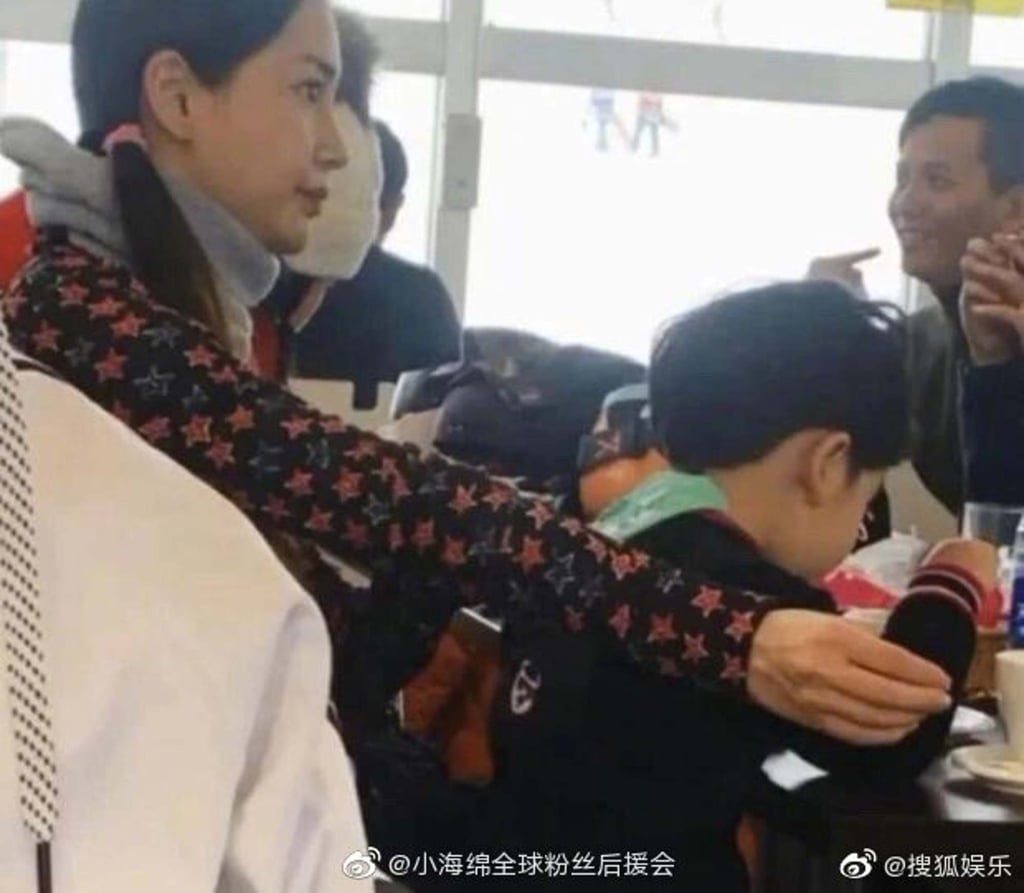 Fans spotted Angelababy and her son spending time alone in Hokkaido, Japan. Photo: @小海綿球粉絲猨會/Weibo Fans spotted Angelababy and her son spending time alone in Hokkaido, Japan. Photo: @小海綿球粉絲猨會/Weibo