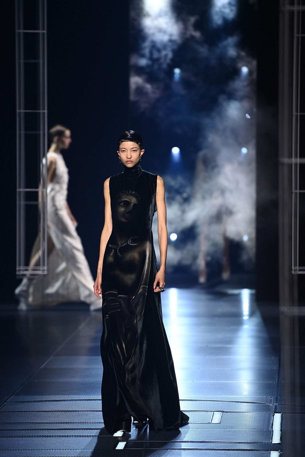 Models present creations by Fendi during the Spring/Summer 2022 Haute Couture collection fashion show in Paris on January 27, 2022. Photo: AFP