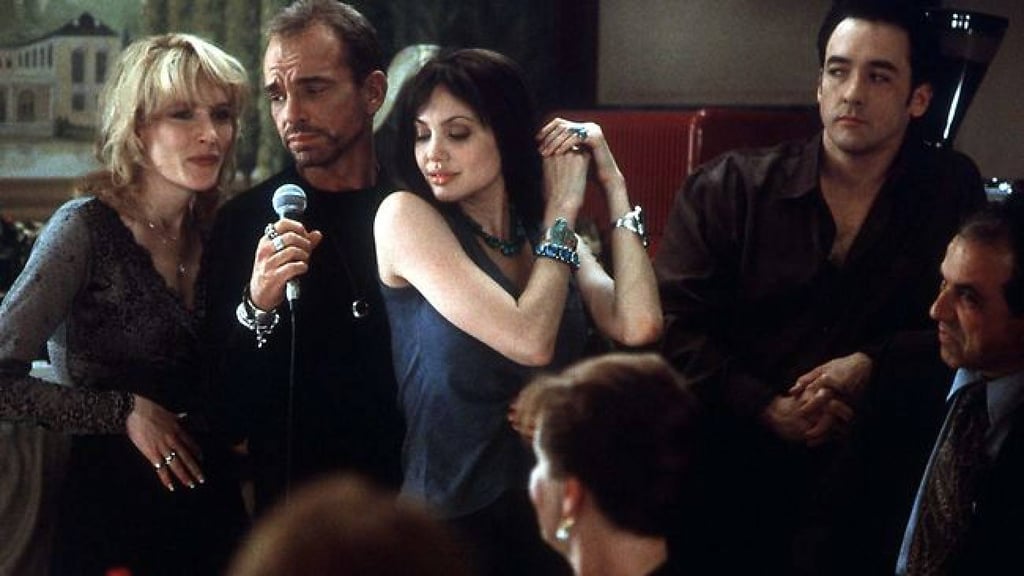 Angelina Jolie with Billy Bob Thornton on the set of Pushing Tin. Photo: IMBD