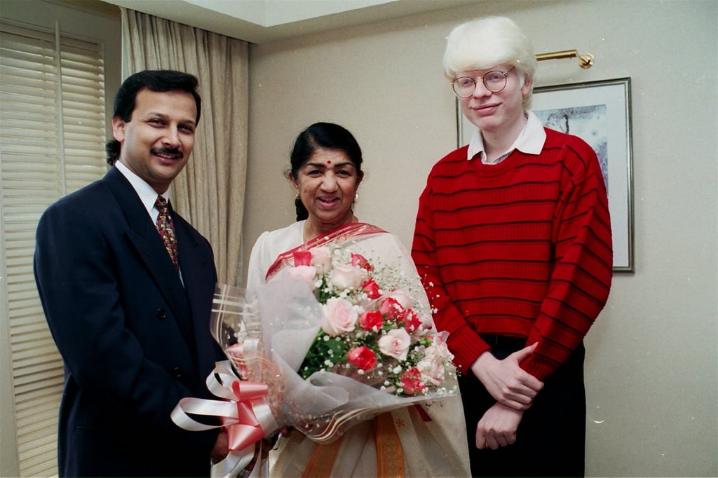Lata Mangeshkar, centre, pictured during a visit to Hong Kong in 1994. Photo: SCMP