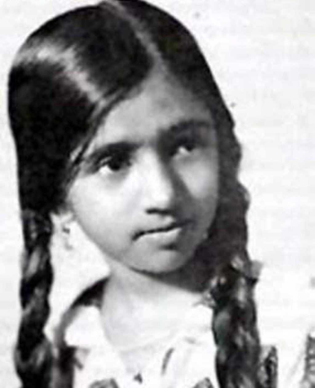 Lata Mangeshkar at a young age. Photo: @lata_mangeshkar/Instagram