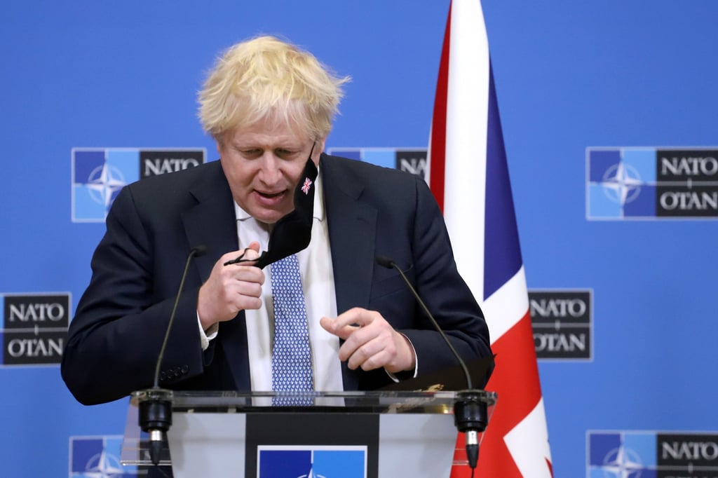Boris Johnson, UK prime minister, removes his protective mask. Photo: Bloomberg Boris Johnson, UK prime minister, removes his protective mask. Photo: Bloomberg