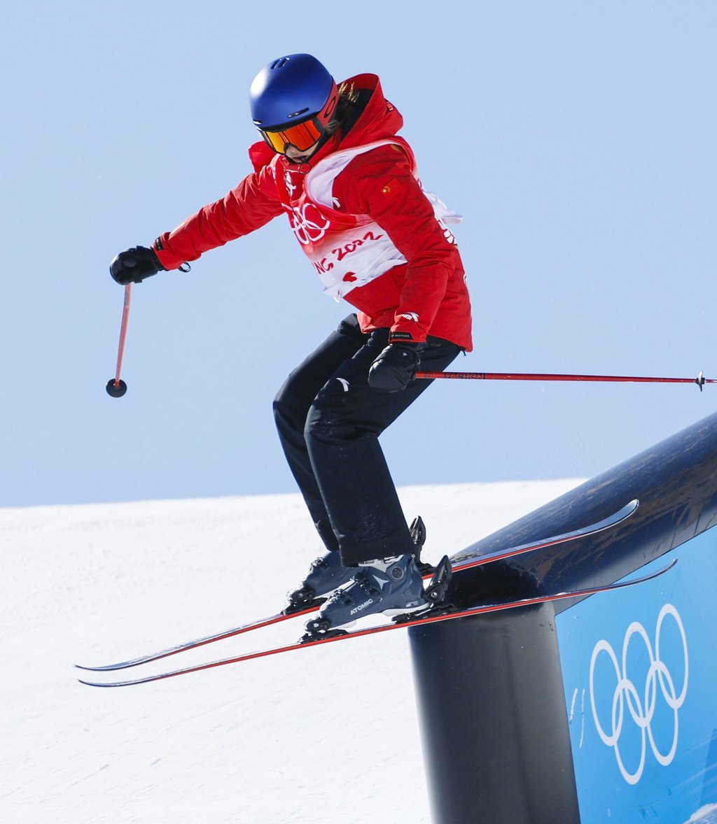 Chinese freestyle skier Eileen Gu performs a trick during the women’s slopestyle qualification competition. Photo: Kyodo Chinese freestyle skier Eileen Gu performs a trick during the women’s slopestyle qualification competition. Photo: Kyodo
