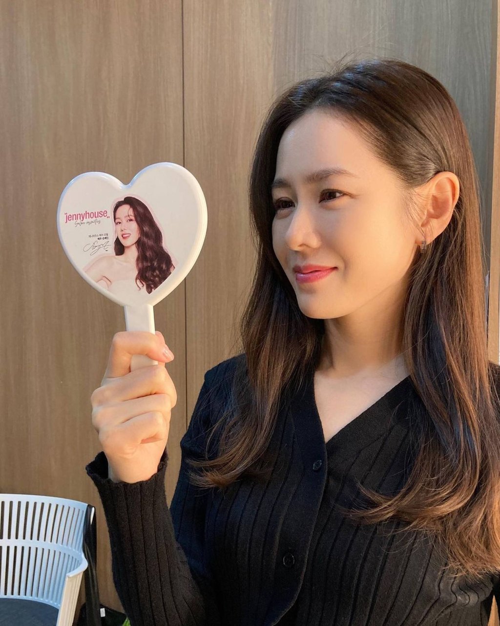 Like many Koreans, face masks are a staple in Son Ye-jin’s beauty routine. Photo: @yejinhand/Instagram