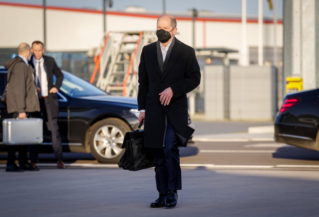 German Chancellor Olaf Scholz walks to the Air Force Airbus A340 in the military section of Berlin Brandenburg Airport. He is travelling to Ukraine for talks on the crisis before heading to Moscow on Tuesday. Photo: dpa German Chancellor Olaf Scholz walks to the Air Force Airbus A340 in the military section of Berlin Brandenburg Airport. He is travelling to Ukraine for talks on the crisis before heading to Moscow on Tuesday. Photo: dpa