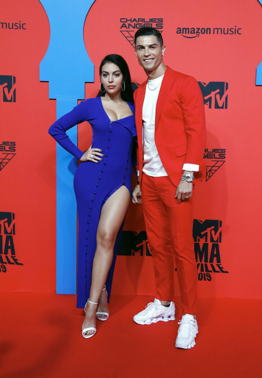 Georgina Rodriguez and Cristiano Ronaldo dazzle at the MTV EMAs 2019. Photo: Getty Images Georgina Rodriguez and Cristiano Ronaldo dazzle at the MTV EMAs 2019. Photo: Getty Images