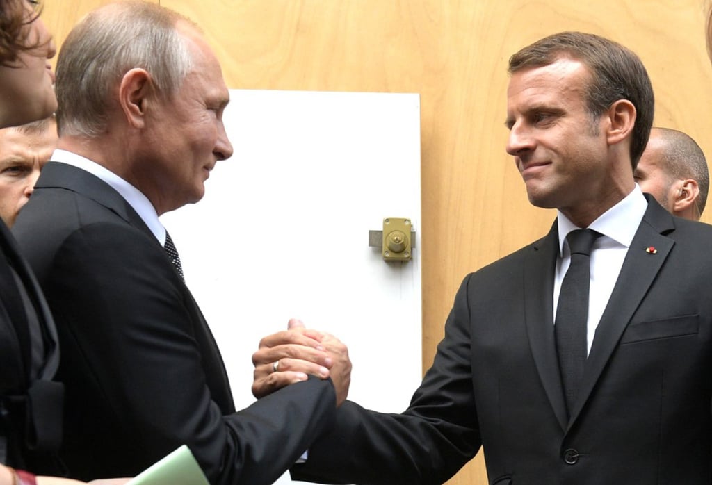 French President Emmanuel Macron and Russian President Vladimir Putin pictured when they met in 2019. Photo: dpa