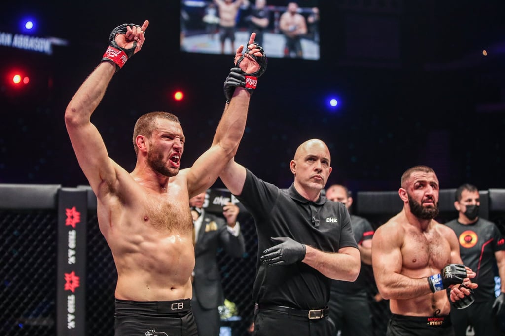 Reinier de Ridder gets his arm raised after beating Kiamrian Abbasov. Photo: ONE Championship Reinier de Ridder gets his arm raised after beating Kiamrian Abbasov. Photo: ONE Championship