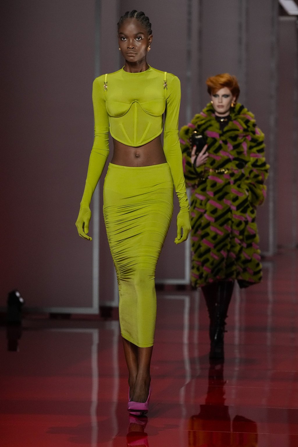 A model wears a creation as part of the Versace autumn/winter 2022-23 collection during Fashion Week in Milan, Italy, on February 25. Photo: AP Photo A model wears a creation as part of the Versace autumn/winter 2022-23 collection during Fashion Week in Milan, Italy, on February 25. Photo: AP Photo