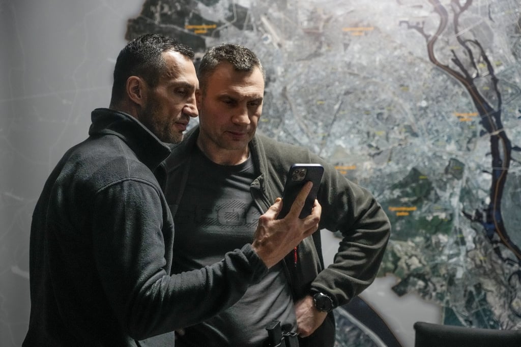 Vitali Klitschko, Kyiv mayor and former heavyweight champion (right) and his brother Wladimir Klitschko, at City Hall in Kyiv. Photo: AP Vitali Klitschko, Kyiv mayor and former heavyweight champion (right) and his brother Wladimir Klitschko, at City Hall in Kyiv. Photo: AP