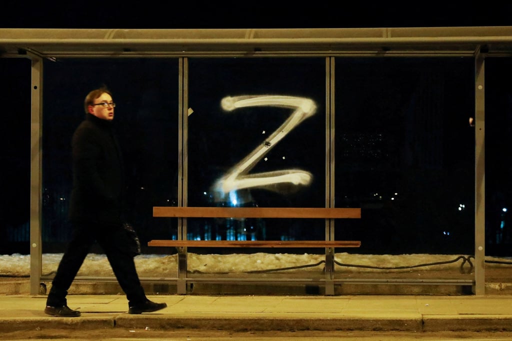 A ‘Z’ painted on a bus stop in Saint Petersburg, Russia. Photo: Reuters
