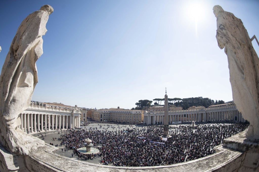 The crowds attend Pope Francis’ Angelus prayer at the Vatican. Photo: EPA-EFE