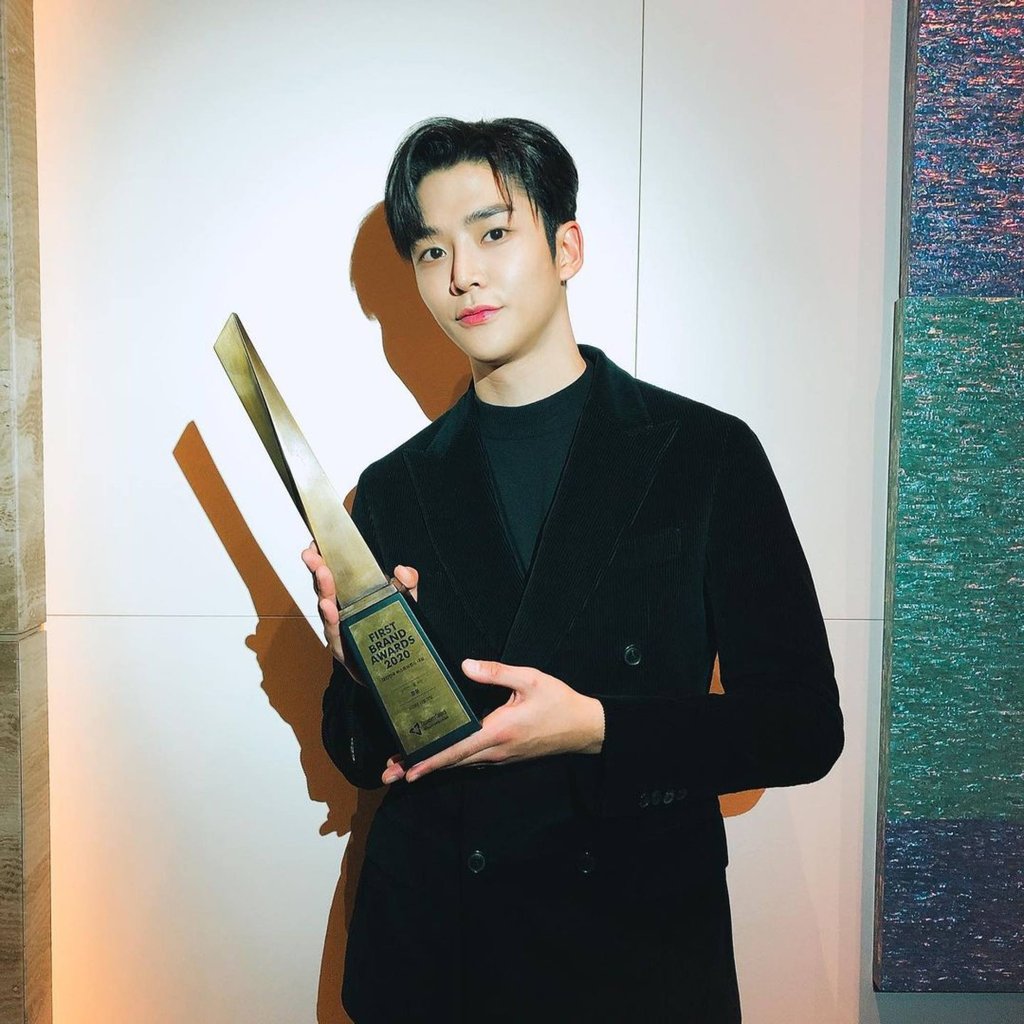 Rowoon won in the male idol-actor category at the First Brand Awards. Photo: @ewsbdi/Instagram Rowoon won in the male idol-actor category at the First Brand Awards. Photo: @ewsbdi/Instagram