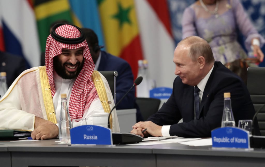 Saudi Arabia’s Crown Prince Mohammed bin Salman (left) and Russia’s President Vladimir Putin share a light moment at the G20 summit in Buenos Aires in 2018. Saudi Arabia’s leader recently reached out to both Putin and Ukraine’s president. Photo: AFP