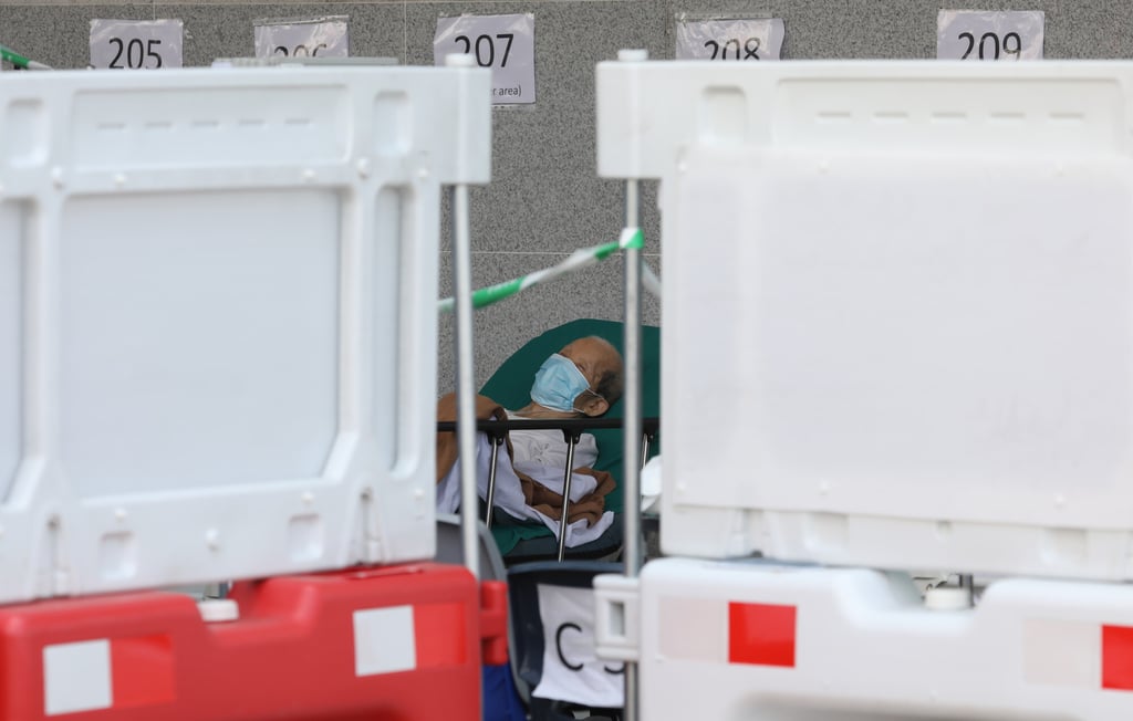 An elderly patient waits outside the accident and emergency department of Princess Margaret Hospital. Photo: Yik Yeung-man