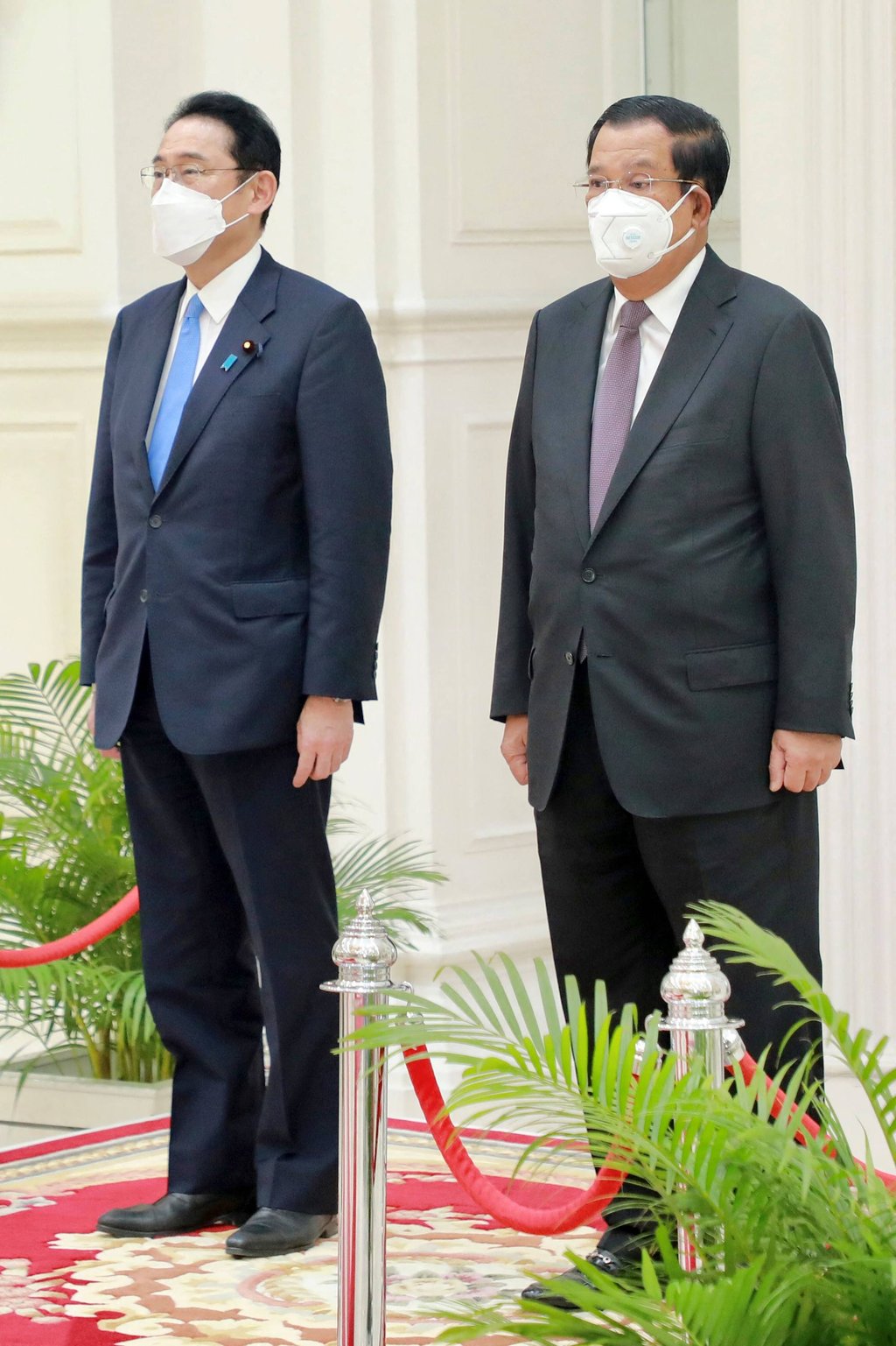 Cambodia’s Prime Minister Hun Sen, right, and Japan’s Prime Minister Fumio Kishida at the Peace Palace in Phnom Penh on Sunday. Photo: Cambodia’s Government Cabinet / AFP / Saoyorn Udom Cambodia’s Prime Minister Hun Sen, right, and Japan’s Prime Minister Fumio Kishida at the Peace Palace in Phnom Penh on Sunday. Photo: Cambodia’s Government Cabinet / AFP / Saoyorn Udom