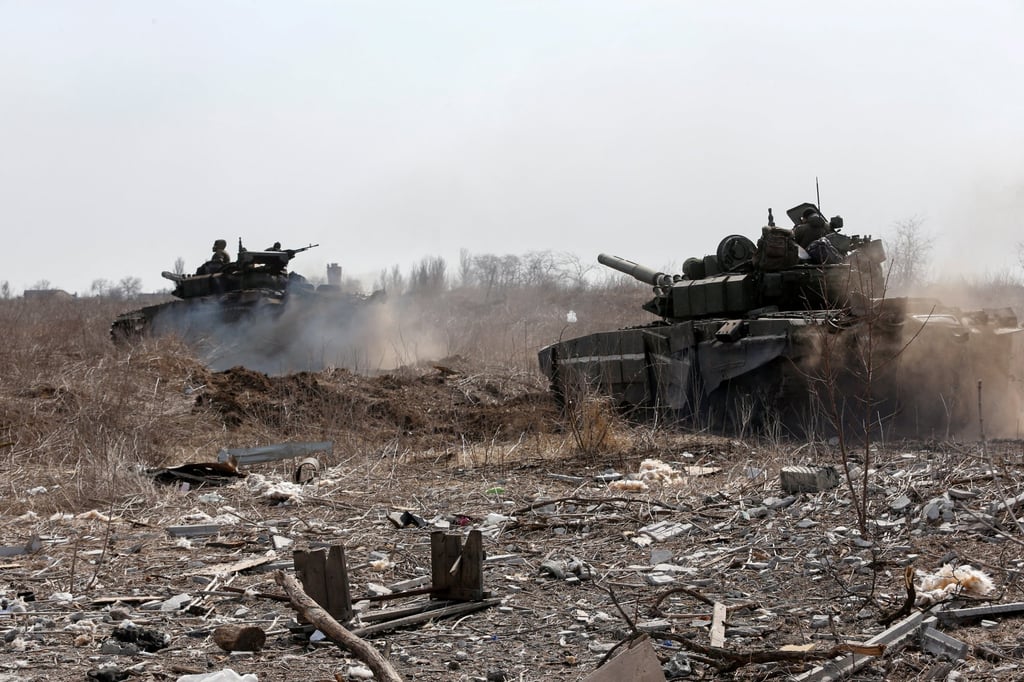 Pro-Russian troops and tanks on the outskirts of Mariupol. Photo: Reuters