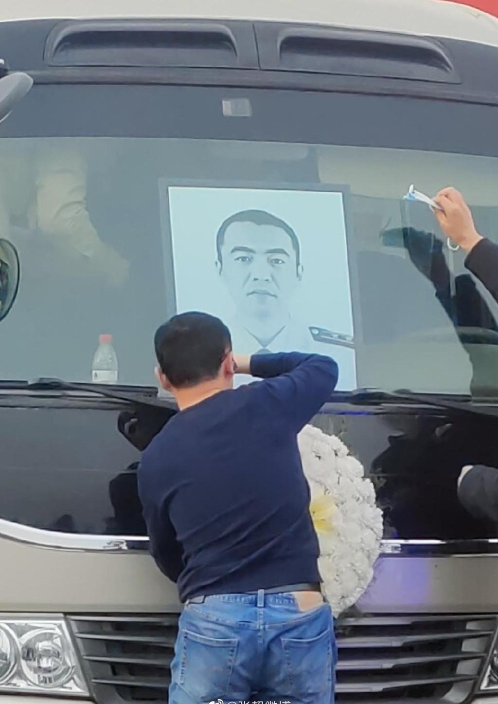 A funeral was held for PLA pilot Qiu Mingdian in his hometown of Tengzhou, in Shandong on Monday. Photo: Handout A funeral was held for PLA pilot Qiu Mingdian in his hometown of Tengzhou, in Shandong on Monday. Photo: Handout