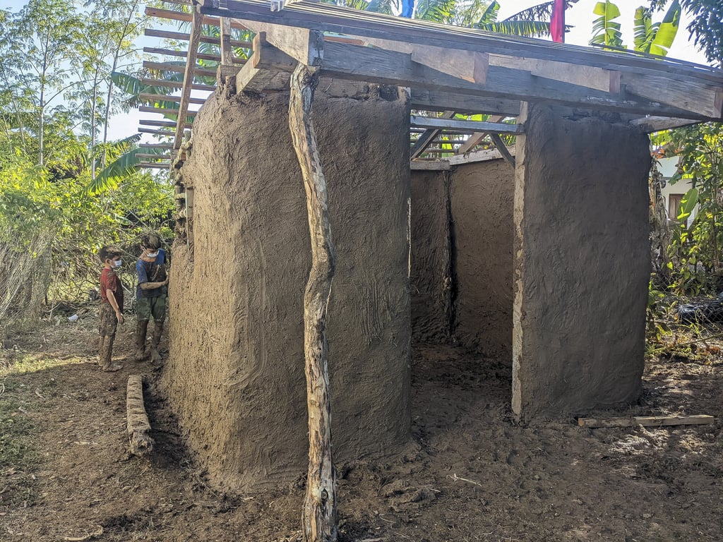Traditionally, the junta de embarre takes place to provide newlyweds with a home. Photo: Steph Dyson