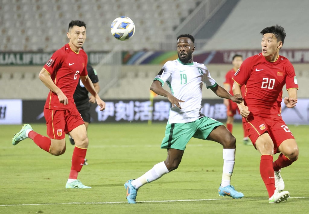 Saudi Arabia’s midfielder Fahad al-Muwallad (C) vies for the ball with China’s defenders Zheng Zheng (L) and Zhu Chenjie on the look. Photo: AFP Saudi Arabia’s midfielder Fahad al-Muwallad (C) vies for the ball with China’s defenders Zheng Zheng (L) and Zhu Chenjie on the look. Photo: AFP
