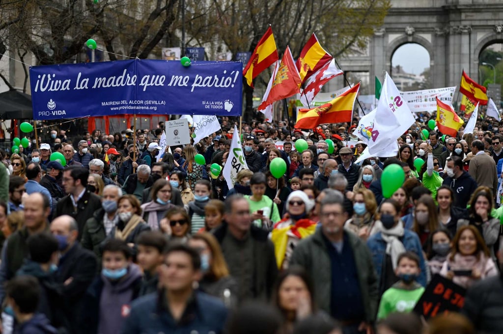 Demonstrators hold a banner reading “Hurrah for the mother who bore me!” as they take part in an anti-abortion march in Madrid, Spain on March 27. Photo: AFP Demonstrators hold a banner reading “Hurrah for the mother who bore me!” as they take part in an anti-abortion march in Madrid, Spain on March 27. Photo: AFP