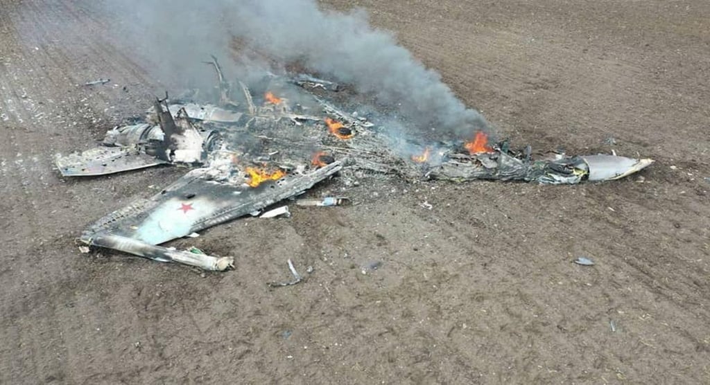 The fighter jet appears to have gone down from a low altitude, according to a Chinese military analyst. Photo: Reuters