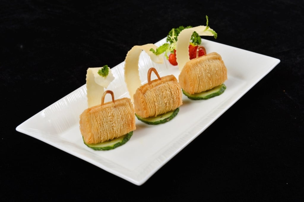 Purse-shaped puff pastry with river shrimp from The 8 Restaurant. Photo: Grand Lisboa