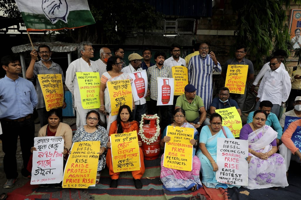 Indian activists gather during a recent protest in Kolkata against rising fuel and gas prices. Photo: EPA-EFE Indian activists gather during a recent protest in Kolkata against rising fuel and gas prices. Photo: EPA-EFE