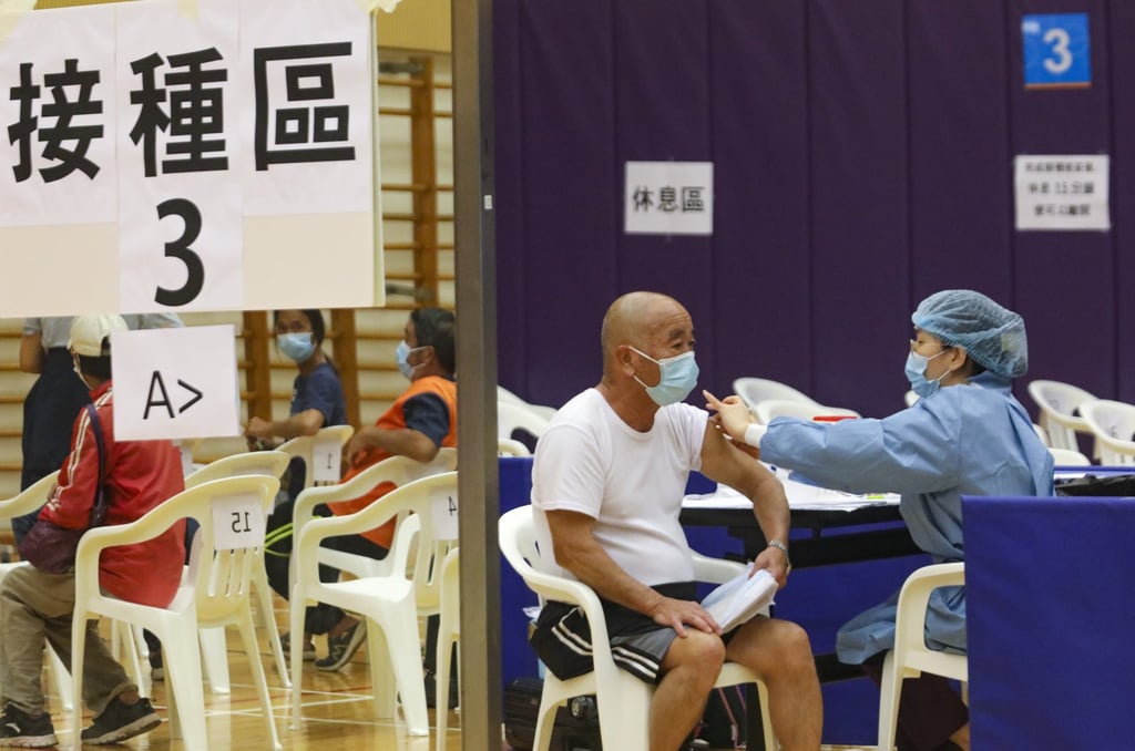 More than 95 per cent of coronavirus-related deaths in the city’s fifth wave have involved elderly people aged 60 or above, according to government data. Photo: Jelly Tse