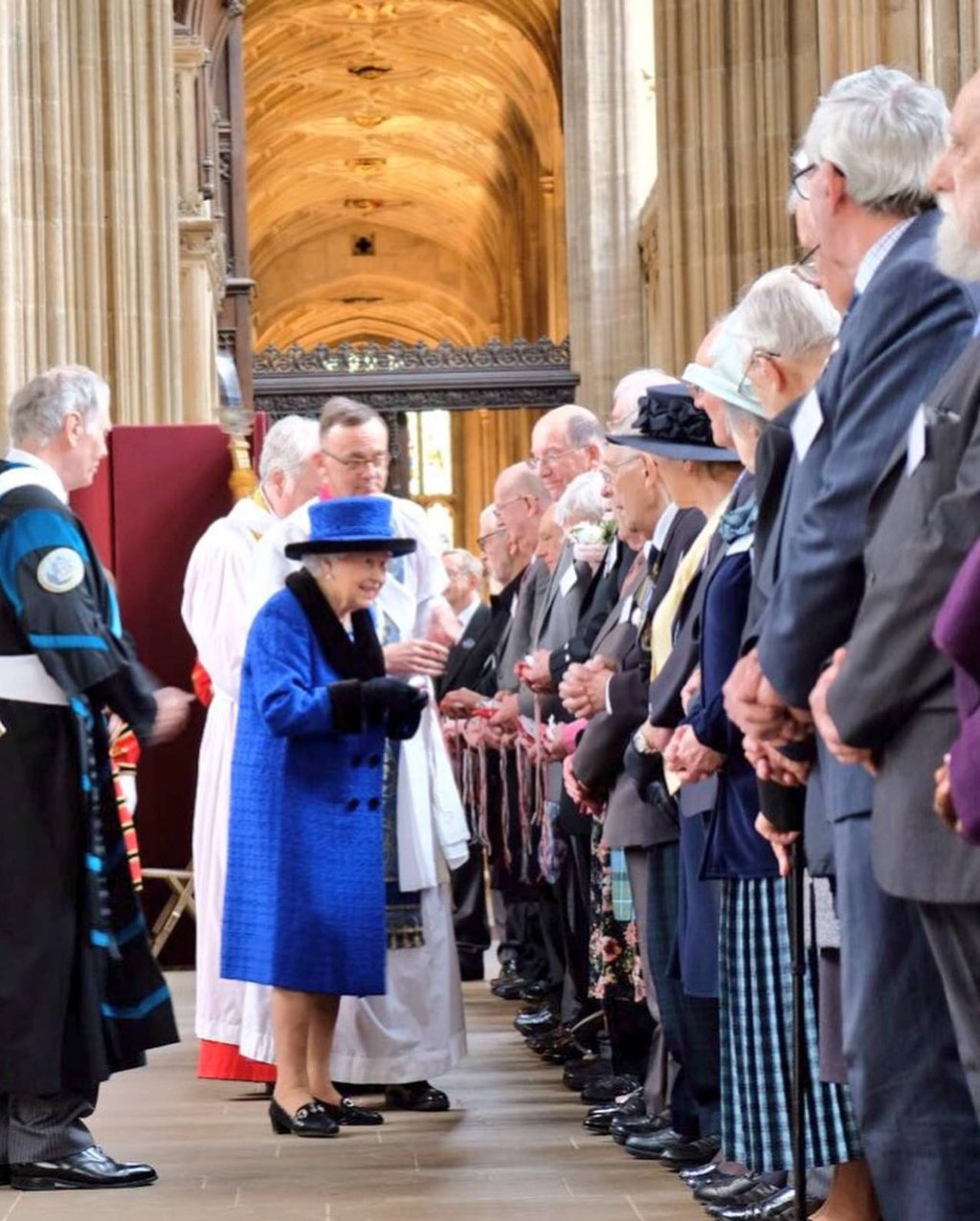 Queen Elizabeth greeting crowds during Easter. Photo: @poshchicagoshop/Instagram
