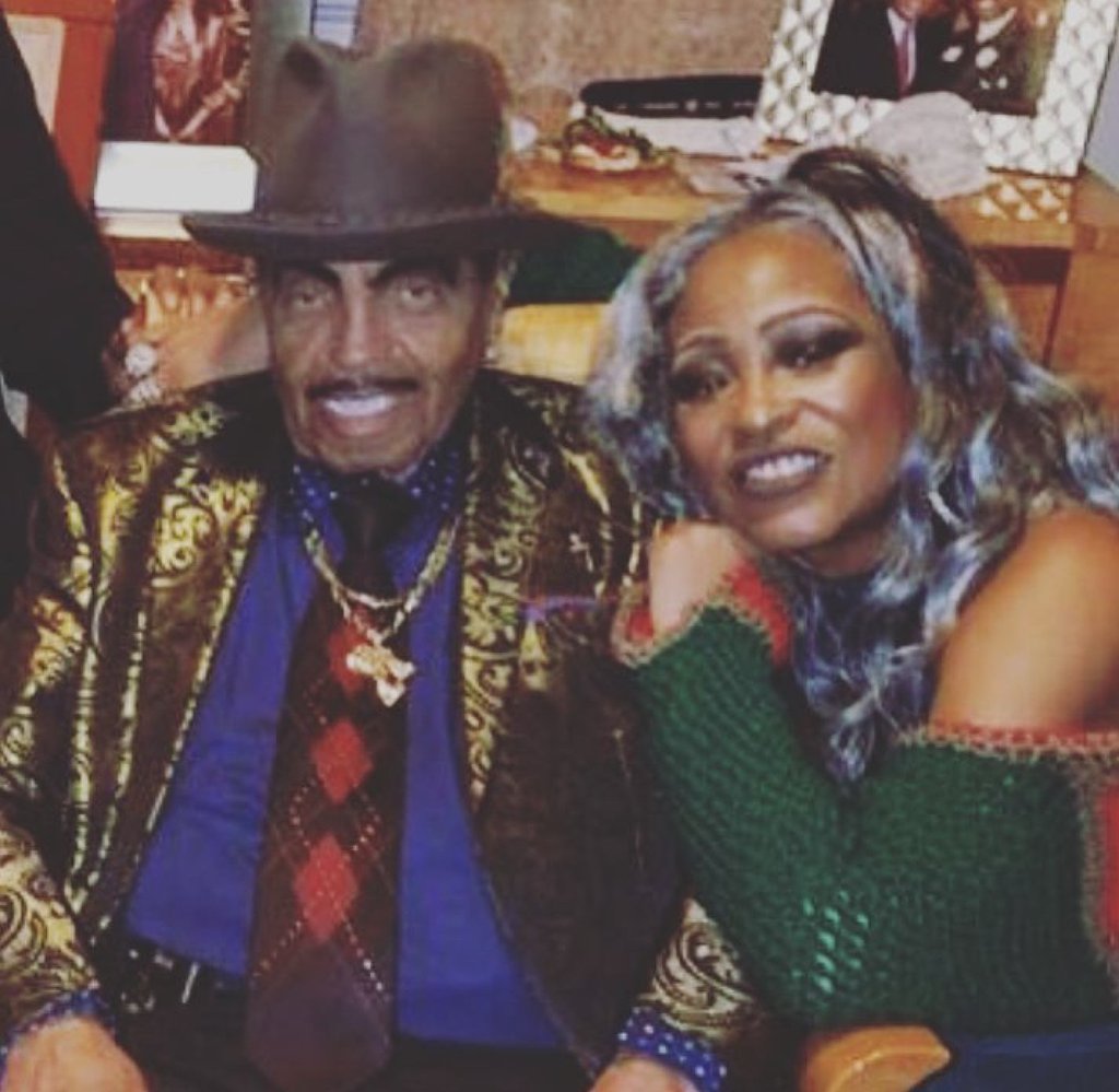 Brandon Alexander Howard posted a picture on his Instagram showing his mother, Miki Howard, and Joe Jackson. Photo: @bhowardofficial/Instagram