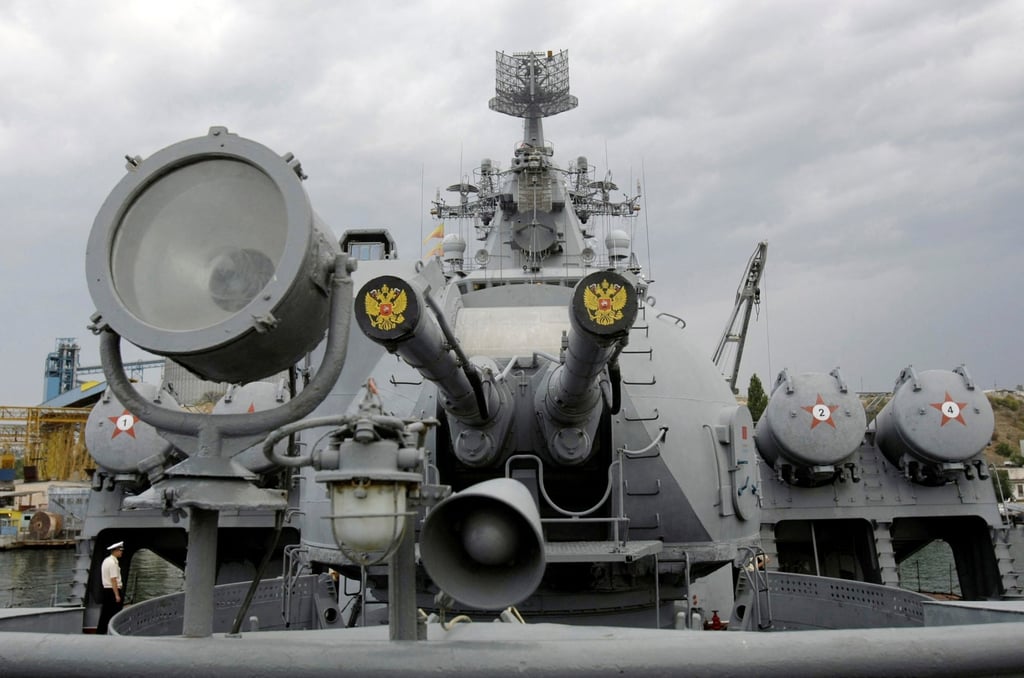 Russia’s coat of arms, the double headed eagle, is seen on the missile cruiser Moskva in the Ukrainian Black Sea port of Sevastopol in September 2008. Photo: Reuters