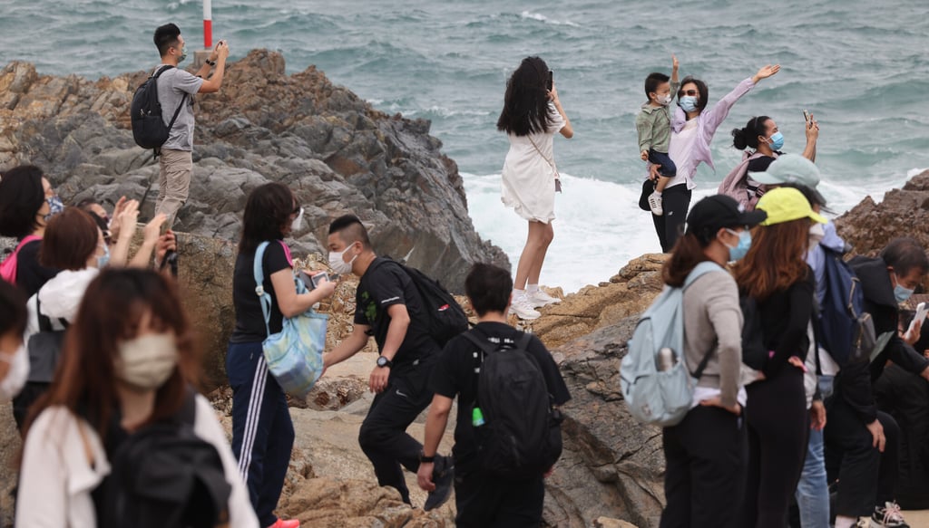 Residents flock to Hong Kong’s outlying islands on the last day of the Easter holiday. Photo: Jelly Tse