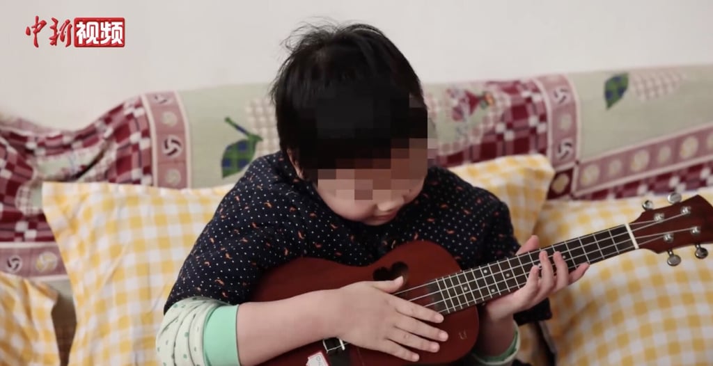 The young girl was diagnosed with a brain disorder that has created expensive medical expenses. Photo: Weibo