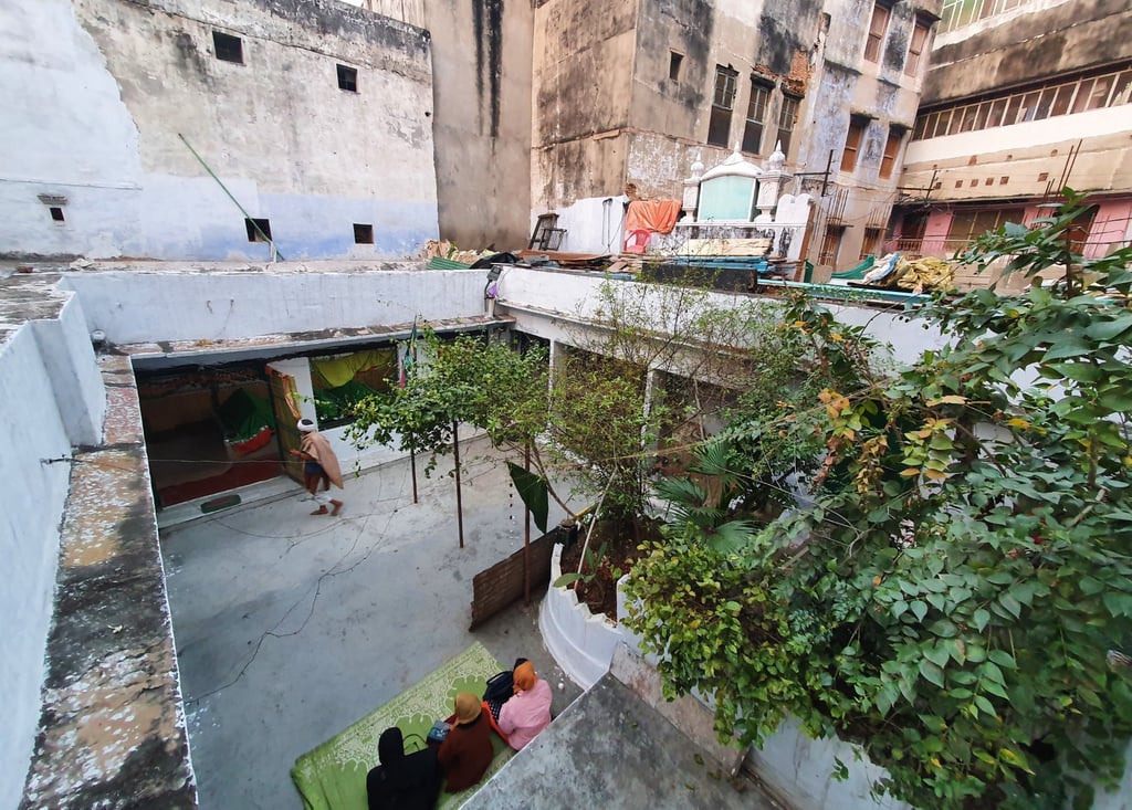 The Chowkhamba mosque in Banaras, surrounded by old houses. Photo: Ravi Tripathi