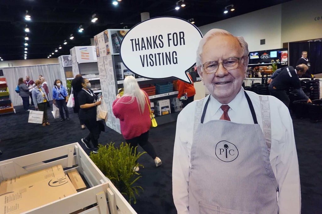 Shareholders shop for items at the Pampered Chef display at the Berkshire Hathaway annual shareholder’s meeting on April 30, 2022 in Omaha, Nebraska. Photo: Getty Images/AFP
