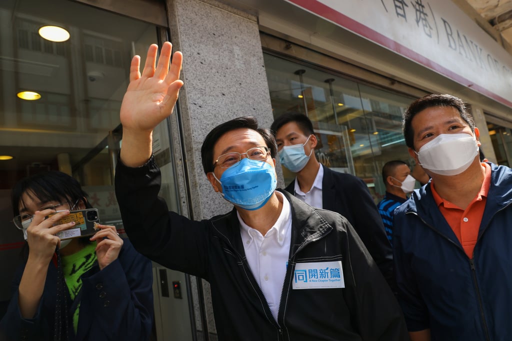 Chief Executive hopeful John Lee Ka-chiu meets Hong Kong Fishermen Consortium at Aberdeen. Photo: Dickson Lee Chief Executive hopeful John Lee Ka-chiu meets Hong Kong Fishermen Consortium at Aberdeen. Photo: Dickson Lee