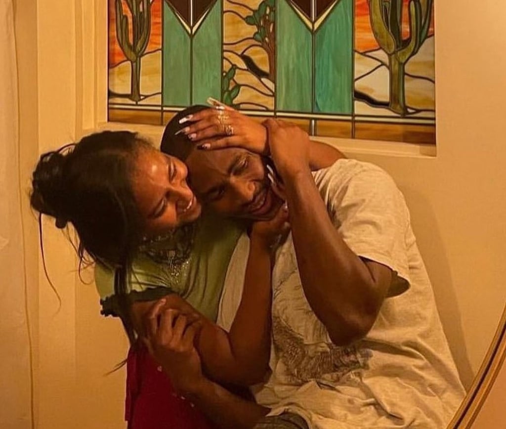 Sasha Obama cradling her new beau, Clifton Powell Jr Photo: @shadylipz___/Instagram