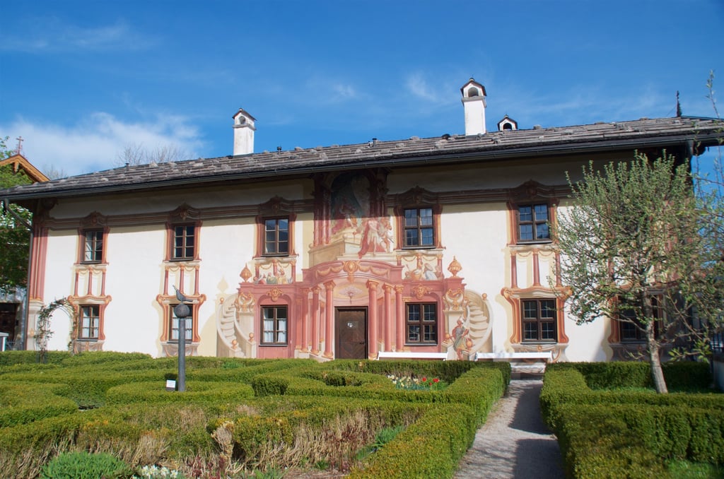 The frescoes on the Pilatushaus in Oberammergau indicate that several members of the family living here play the role of Pontius Pilate in the Passion Play. Photo: Peter Neville-Hadley