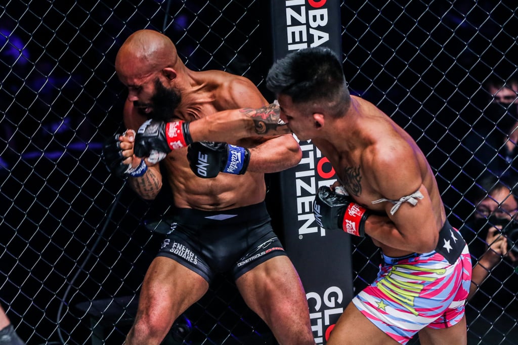 Rodtang cracks Demetrious Johnson at ONEX.