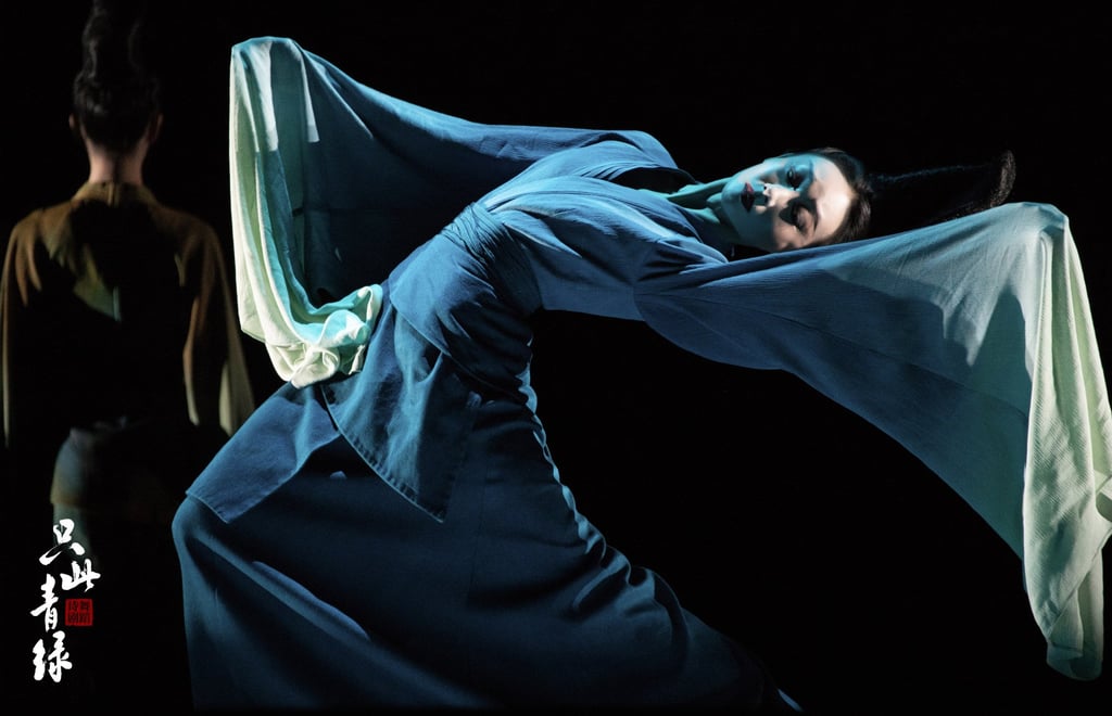 After the 2022 CCTV Spring Festival Gala, many people attempted to recreate the backbend move at home. Photo: China Oriental Performing Arts Group. After the 2022 CCTV Spring Festival Gala, many people attempted to recreate the backbend move at home. Photo: China Oriental Performing Arts Group.