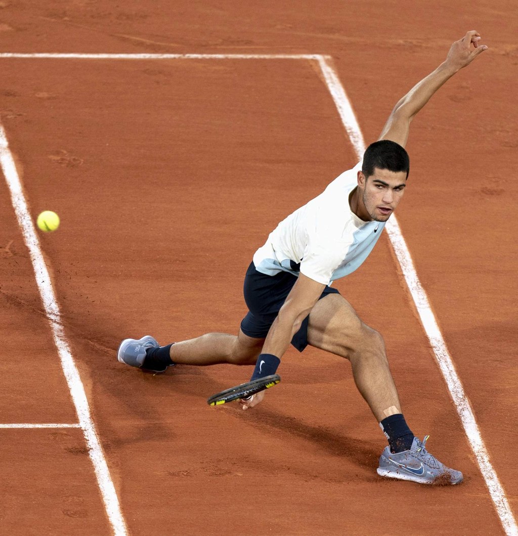 Carlos Alcaraz, 19, is attempting to become the eighth teenager to capture a major men’s title. Photo: Kyodo