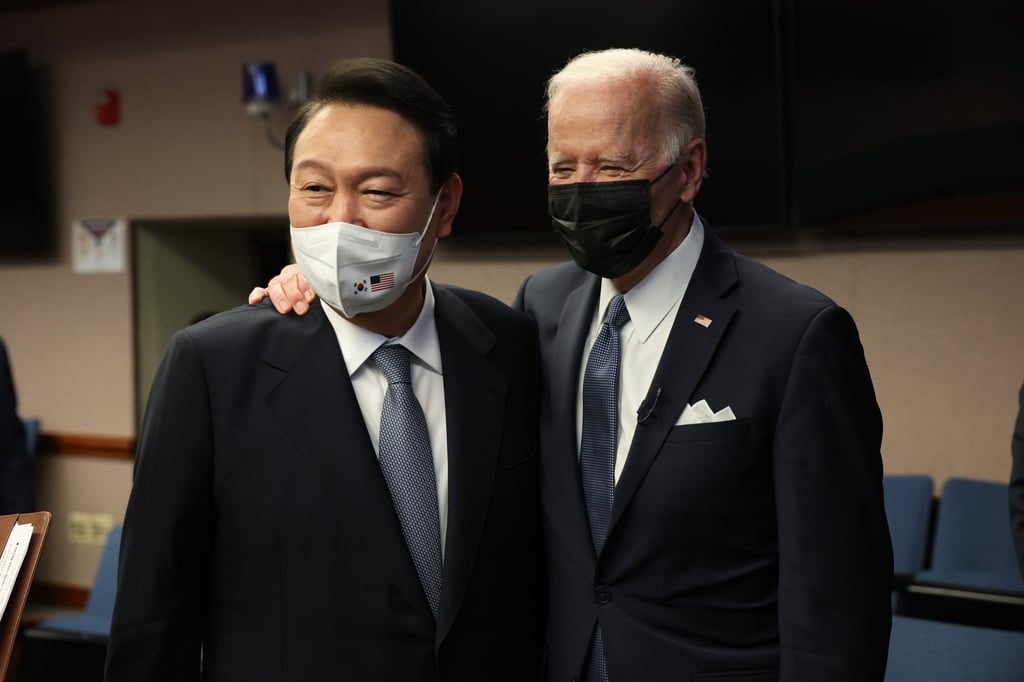 South Korean President Yoon Suk-yeol (left) and Biden at the Korean Air and Space Operations Centre at Osan Air Base on Sunday. Photo: YNA/dpa South Korean President Yoon Suk-yeol (left) and Biden at the Korean Air and Space Operations Centre at Osan Air Base on Sunday. Photo: YNA/dpa