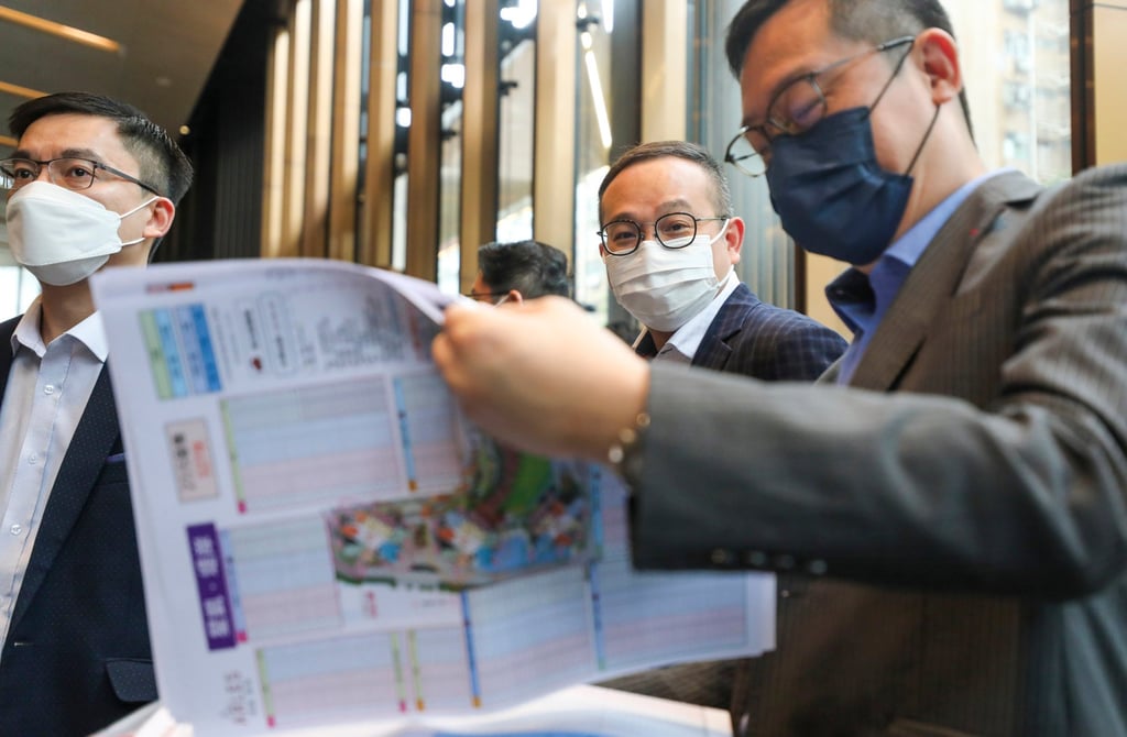 People look at offerings at The Arles during the sales at Kingston International Centre, Kowloon Bay. Photo: Xiaomei Chen.