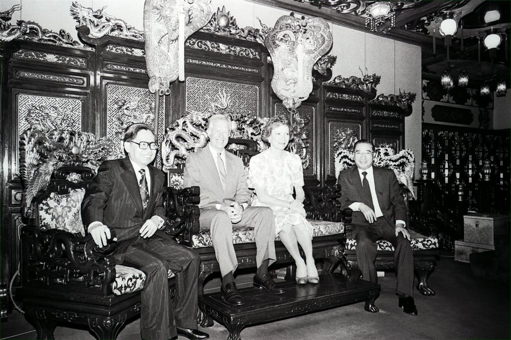 Former American president Jimmy Carter (second left) and his wife Rosalyn at the Jumbo Restaurant in Aberdeen in 1985. Photo: SCMP Former American president Jimmy Carter (second left) and his wife Rosalyn at the Jumbo Restaurant in Aberdeen in 1985. Photo: SCMP