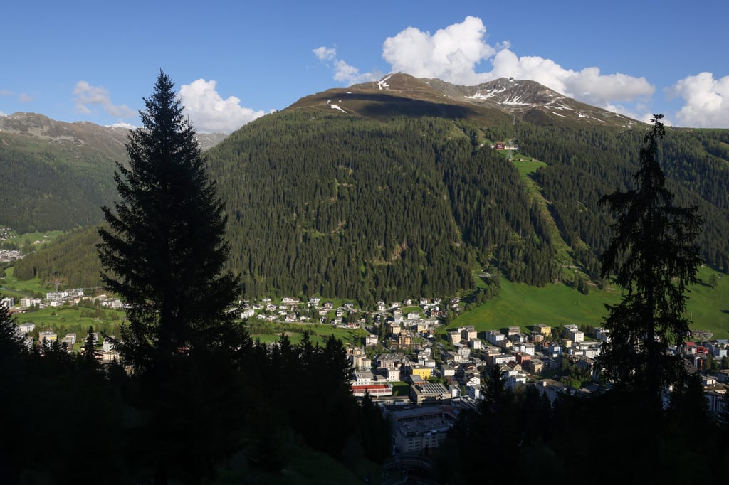 The town of Davos on the closing day of the World Economic Forum, in Switzerland, on May 26. The annual gathering of political leaders, top executives and celebrities was overshadowed by economic worries and the war in Ukraine. Photo: Bloomberg The town of Davos on the closing day of the World Economic Forum, in Switzerland, on May 26. The annual gathering of political leaders, top executives and celebrities was overshadowed by economic worries and the war in Ukraine. Photo: Bloomberg